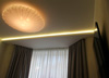 Комната 3. потолок с подсветкой и люстра